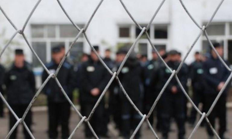 Крымские зэки в украинские тюрьмы не торопятся