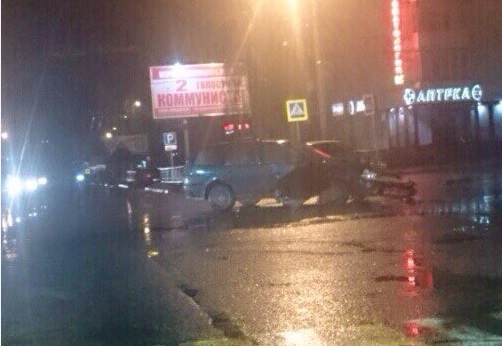 В Смоленске около «Оптики» 4 автомобиля попали в трагедию