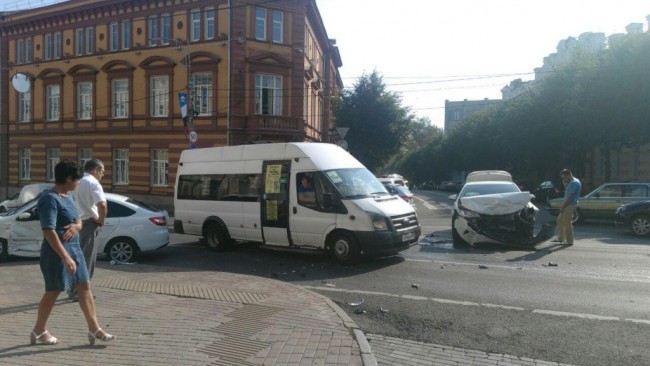 Серьезное ДТП произошло в центре Смоленска