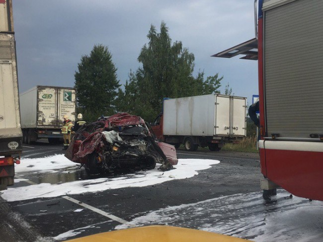 Страшная авария на окружной Смоленска: машина превратилась в груду металла