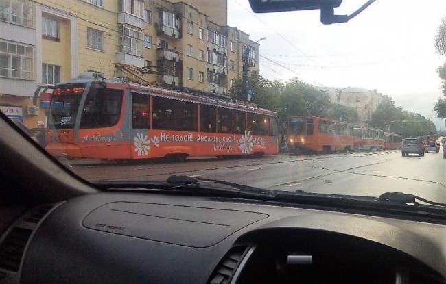 Десяток трамваев в Смоленске заблокировало ДТП на ул.Николаева