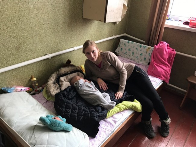 В Смоленске беспомощной мамой-сиротой заинтересовалась прокуратура