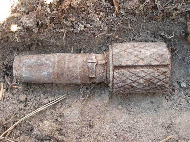 В Смоленской области прокладывали водопровод и нашли гранату