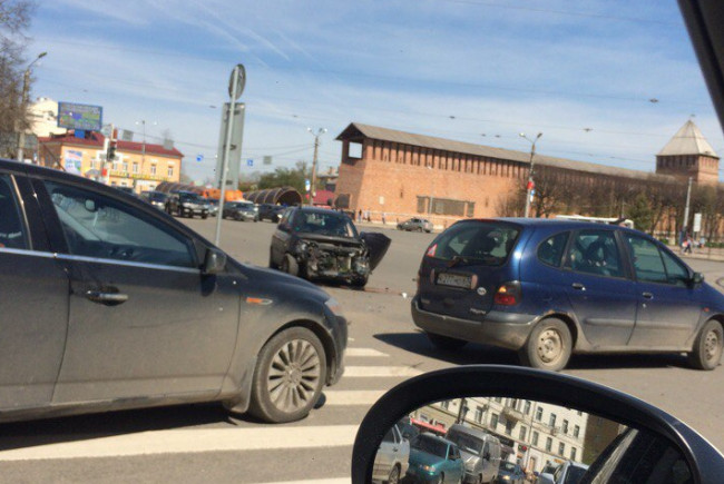 В центре Смоленска произошло жесткое ДТП
