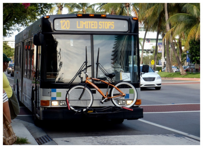 «Постой, паровоз»: кондуктор выгнала из автобуса смоленского подростка с велосипедом