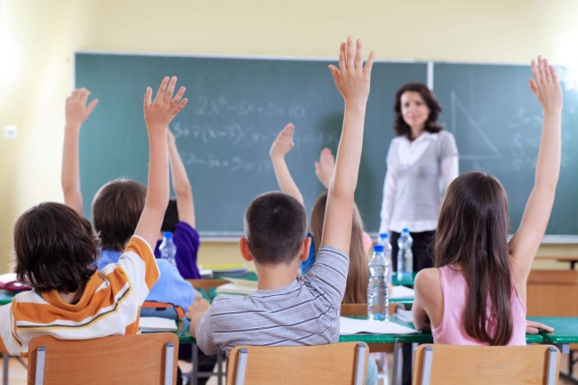 Министр просвещения РФ заявила о дефиците учителей в школах