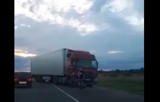 Жёсткое ДТП с фурой на окружной Смоленска попало на видео
