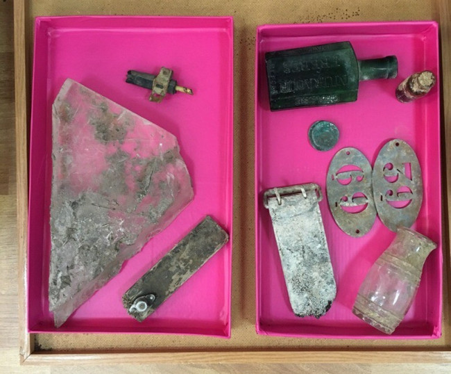 Французский археолог подарил калужской гимназии куски поднятого из смоленского болота истребителя