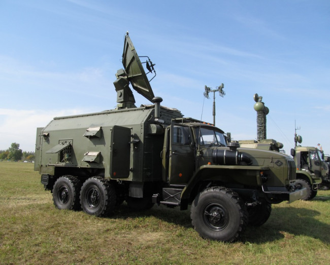 Смоленские военные получили новейшие образцы техники связи