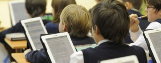 РПЦ: «Нехватка в школах религиозных текстов — большое упущение». В Госдуме согласны