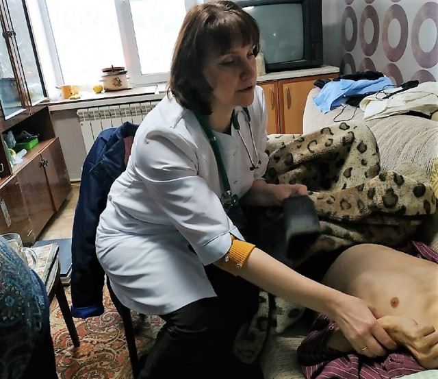 Когда нужна помощь: в России планируют внедрить патронаж для взрослых на дому