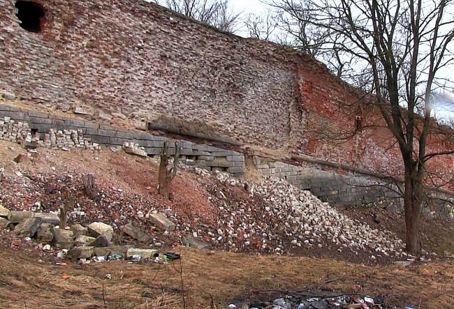 В Смоленске опровергли информацию об обрушении части крепостной стены