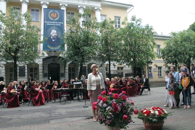 В Смоленске отметили 215-й день рождения композитора Михаила Глинки