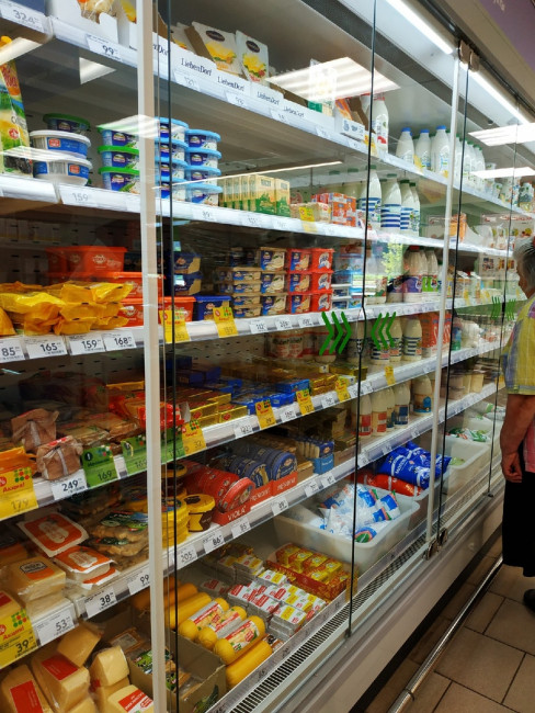 Роспотребнадзор начал проверять «молочку» в смоленских супермаркетах