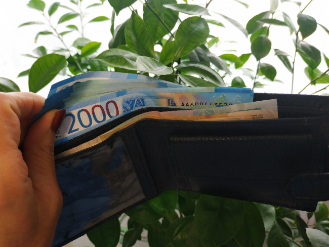 Фальшивые деньги «путешествуют» по Смоленску