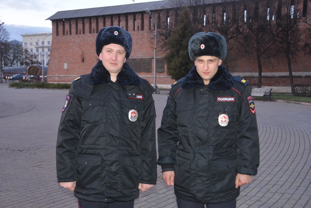 В Смоленске полицейские спасли людей из горящего дома