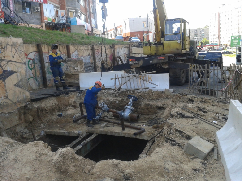 Прорыв теплотрассы в московском районе. Эвакуация. Подольск прорыв теплотрассы. Теплосеть подольск. Подольск прорыв теплотрассы.