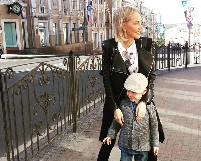 Известная модель Маша Малиновская побывала в родном Смоленске вместе с  сыном - SmolNarod.ru