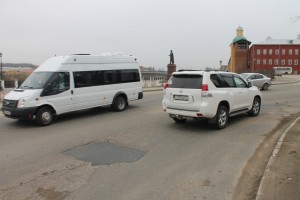 У набережной Днепра возле памятника князю Владимиру3