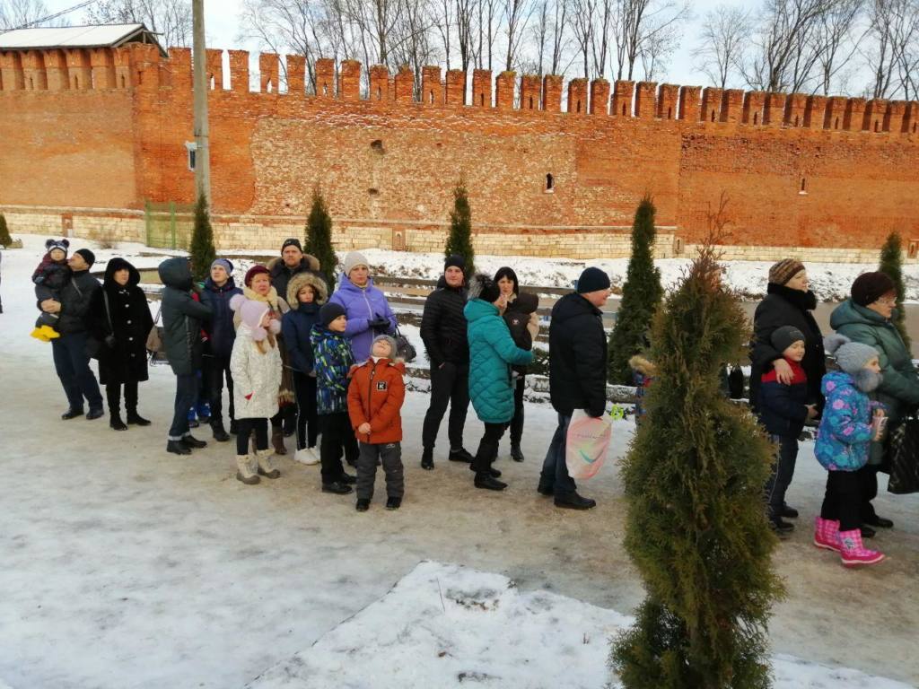 Колесо обозрения в Смоленске превратилось в «ромашку»