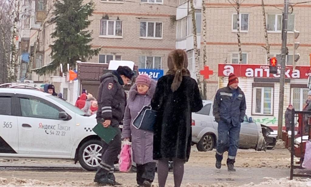 Авария с такси оставила жителей Киселевки без трамваев