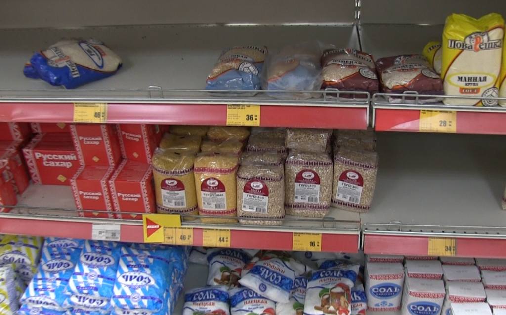 Ситуация с продуктами в Смоленске: прилавки ломятся, цены растут, гречка в дефиците