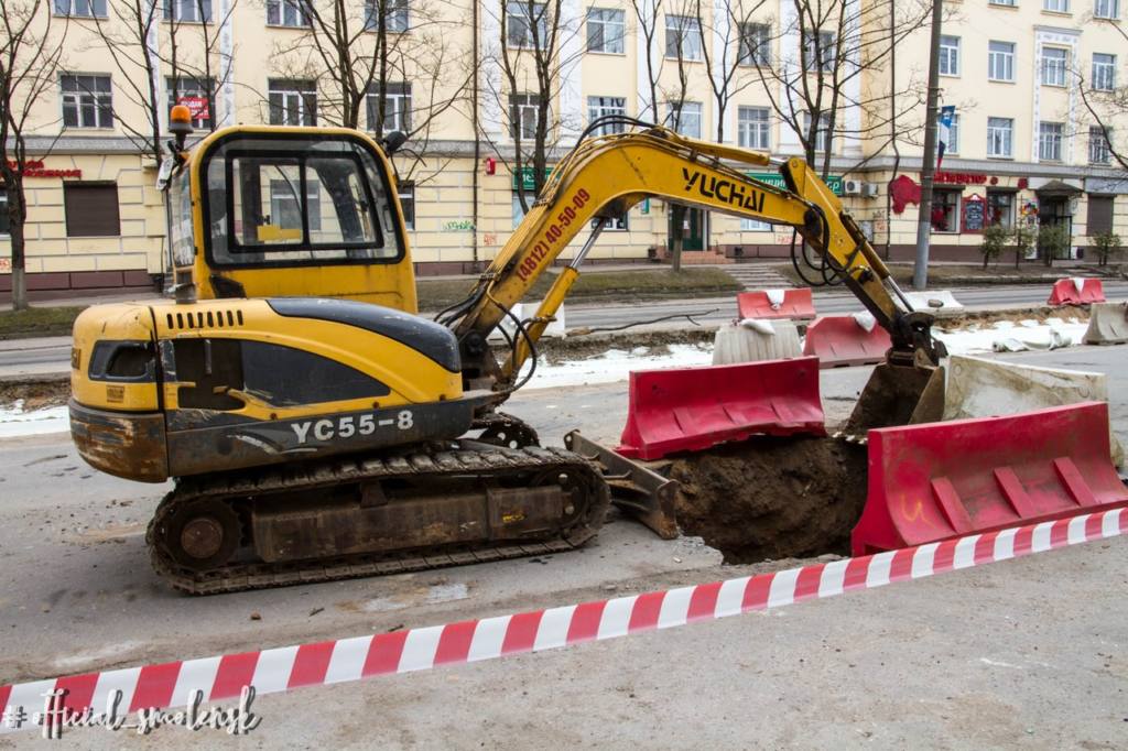 В Смоленске на Николаева приступили к замене водопровода
