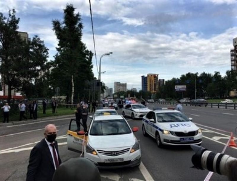 Неизвестный в Москве устроил стрельбу по сотрудникам ГИБДД