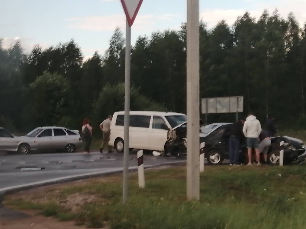 На окружной в Смоленске произошло серьезное ДТП