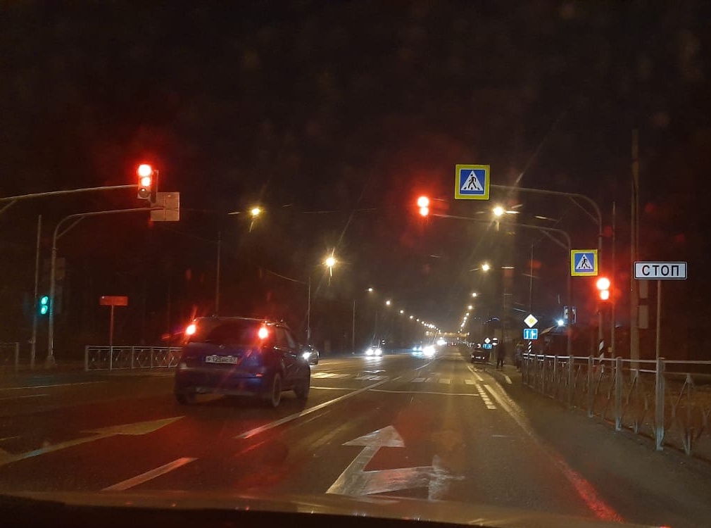 Ползком по новой трассе: на Рославльском шоссе в Смоленске ограничивают скорость до минимума