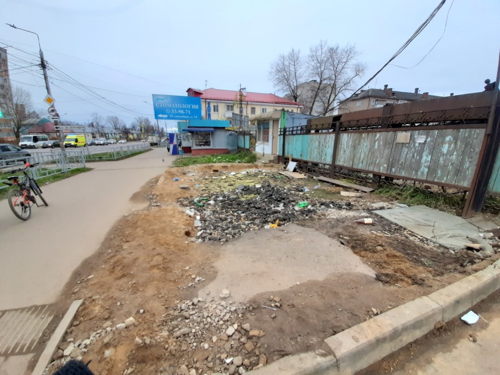 Южный въезд в Смоленск: помойка, грязь и разруха