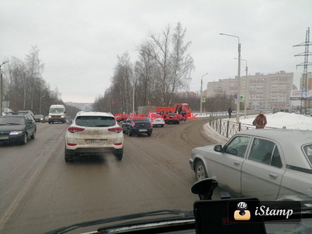 КамАЗ, УАЗ и Хендай. Еще одна серьезная массовая авария произошла в Смоленске