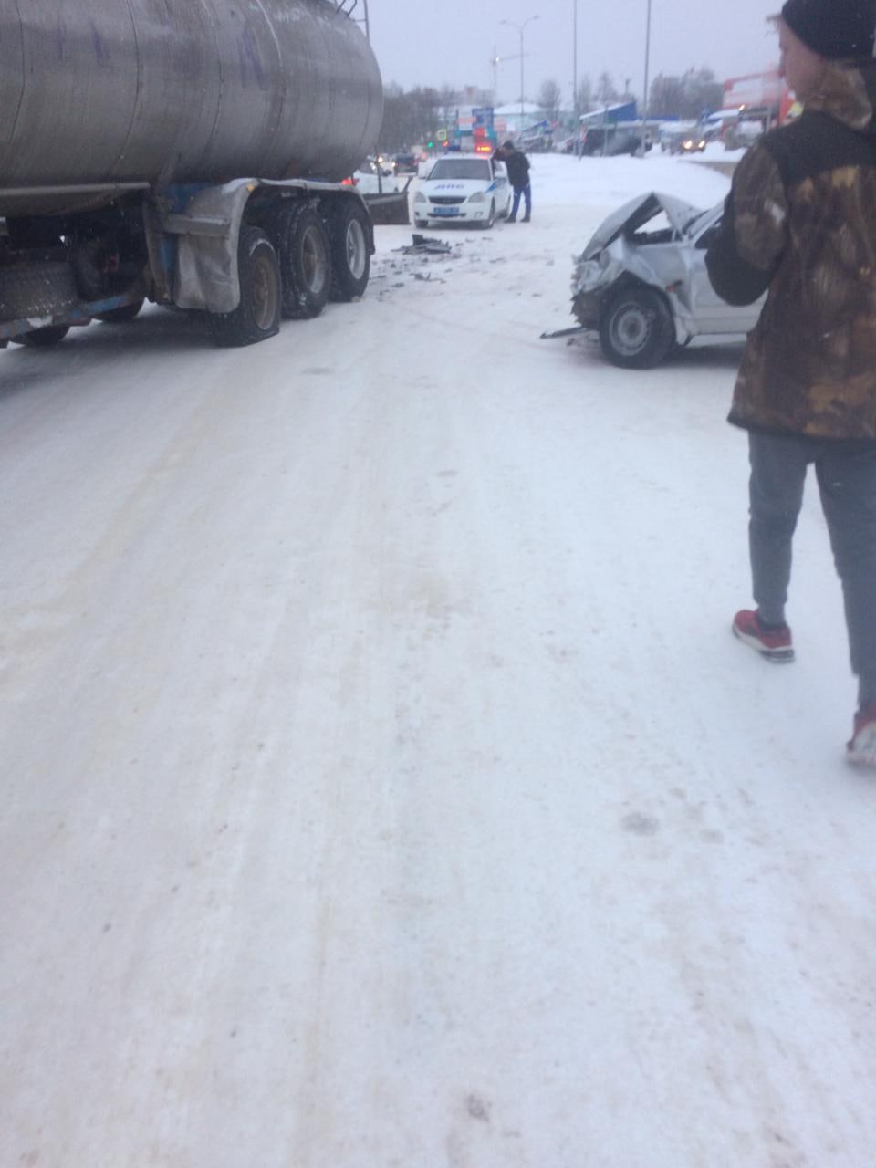 В Смоленской области произошло жесткое ДТП с тягачом и ВАЗом