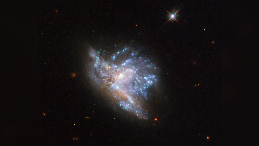 Опубликованы снимки шести столкновений галактик