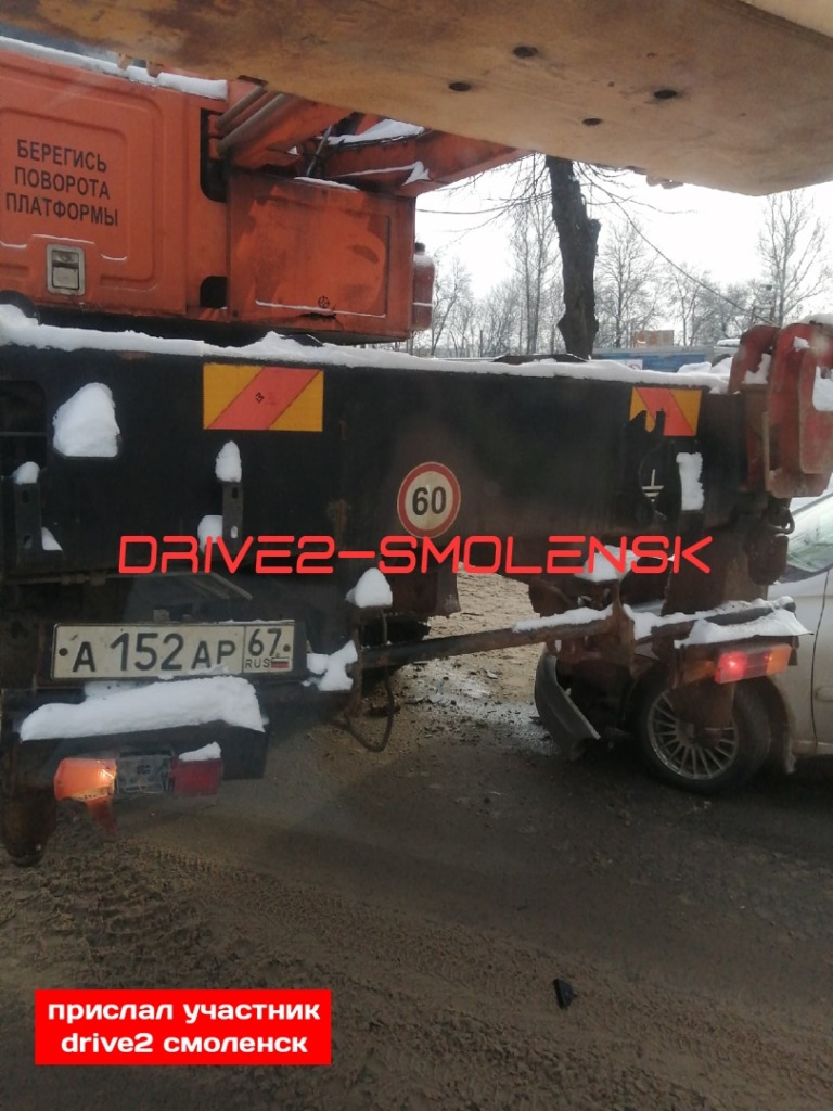 На Шевченко в Смоленске произошла авария с автокраном
