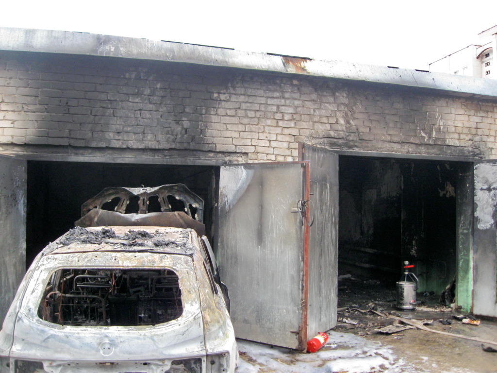 Сгорел SsangYong. Уточненная информация по пожару на улице Нахимова в Смоленске