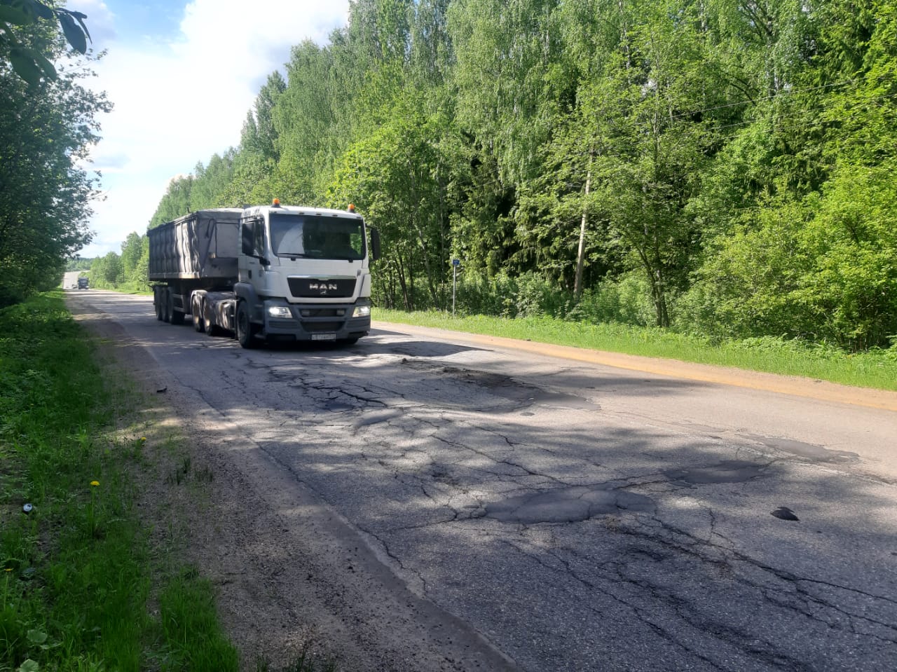 Дорогу, ведущую к музею-заповеднику «Хмелита» Александра Грибоедова, отремонтируют