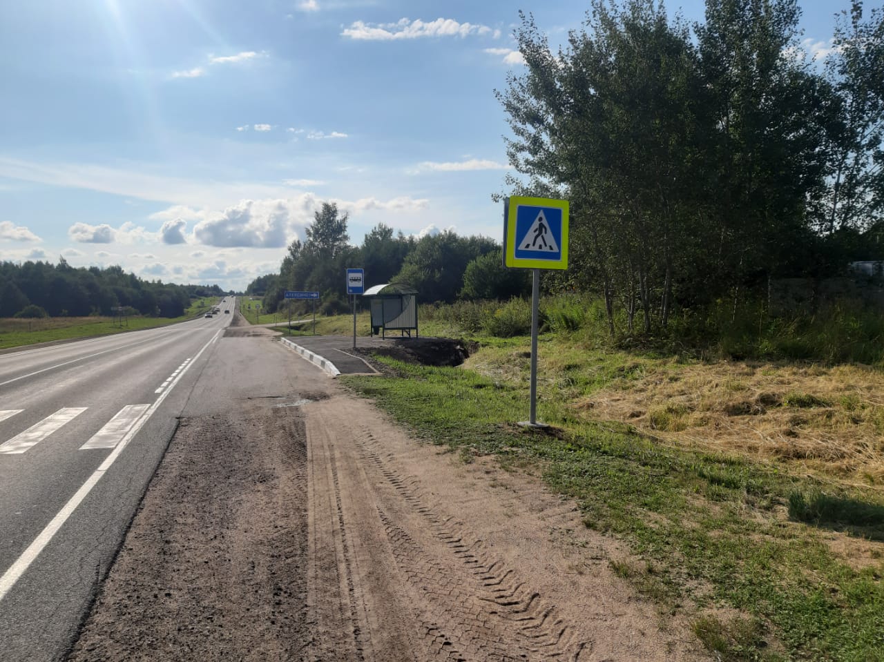 В Смоленском районе обустроили пассажирские остановки для жителей деревни