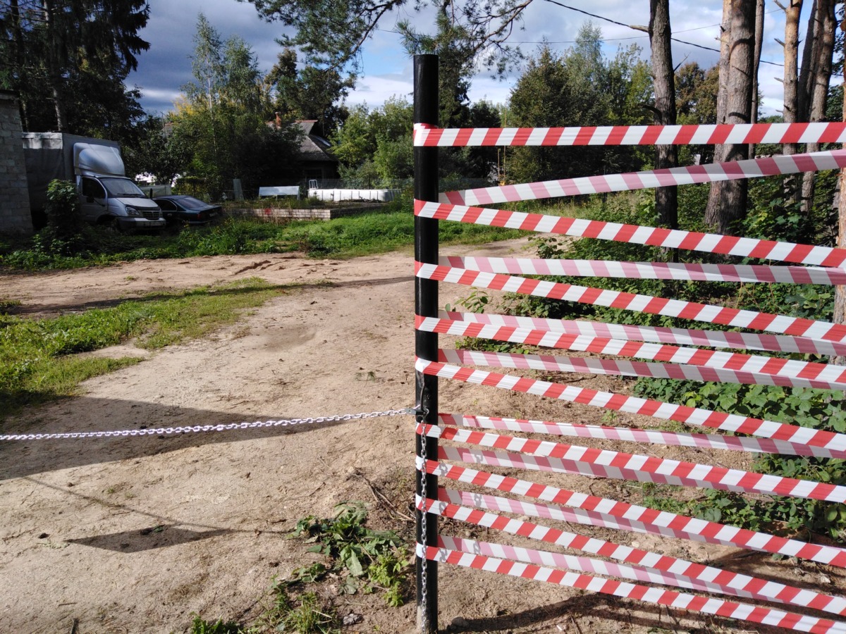 Дорога к дому за чужим забором. В Нижней Дубровенке идёт борьба за право проехать к жилью