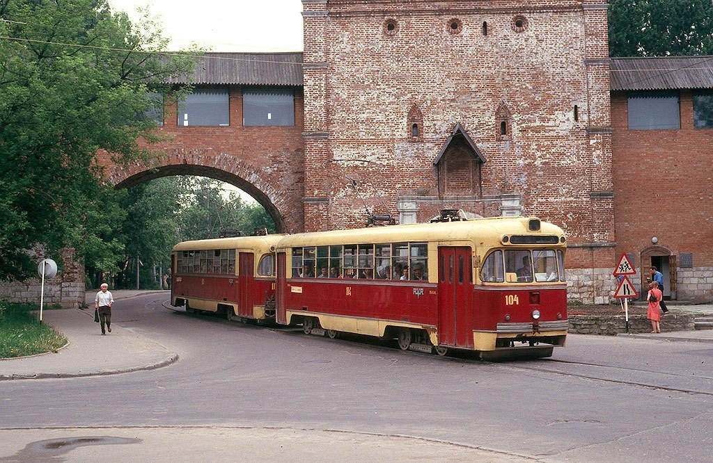120-летие открытия трамвайного движения в Смоленске отметили выставкой ретро-трамвая