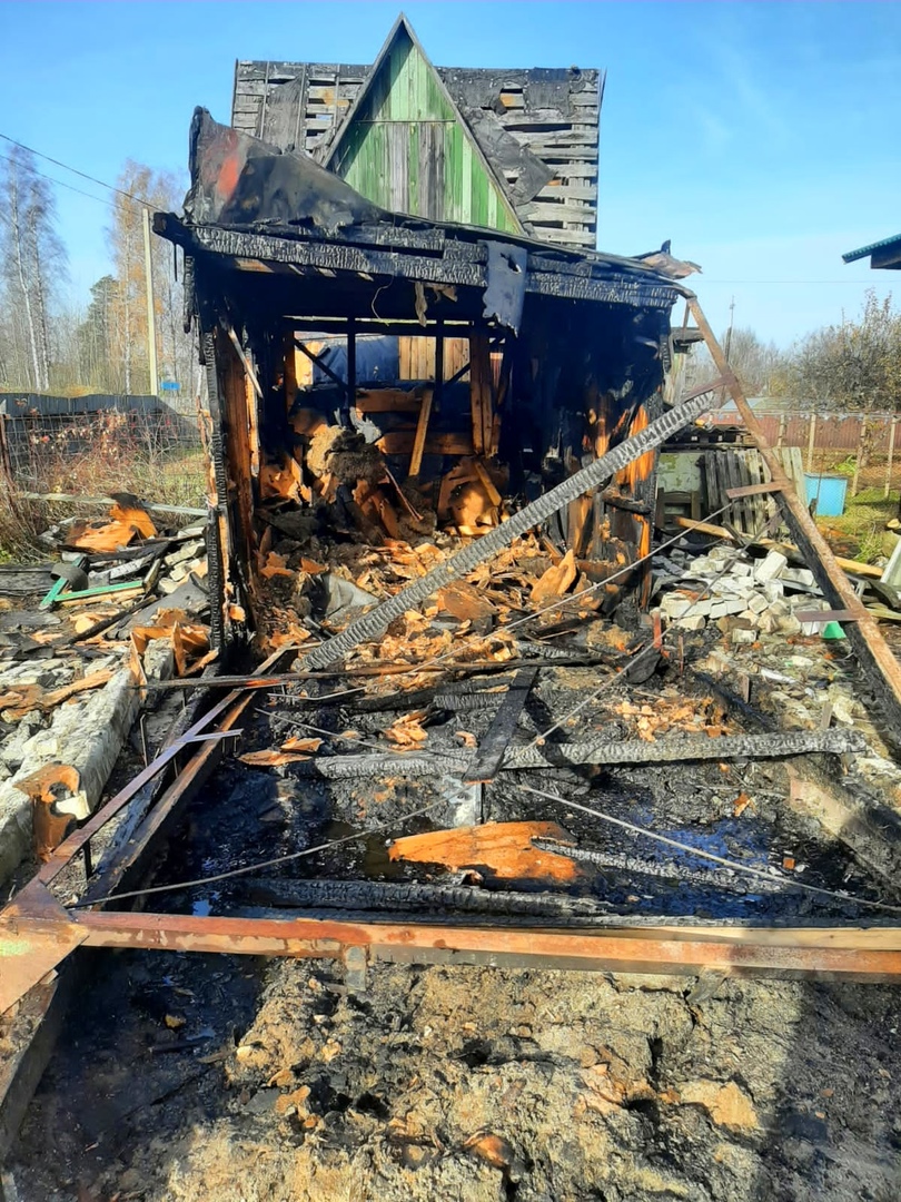 После демонтажных работ в Десногорске загорелся дом