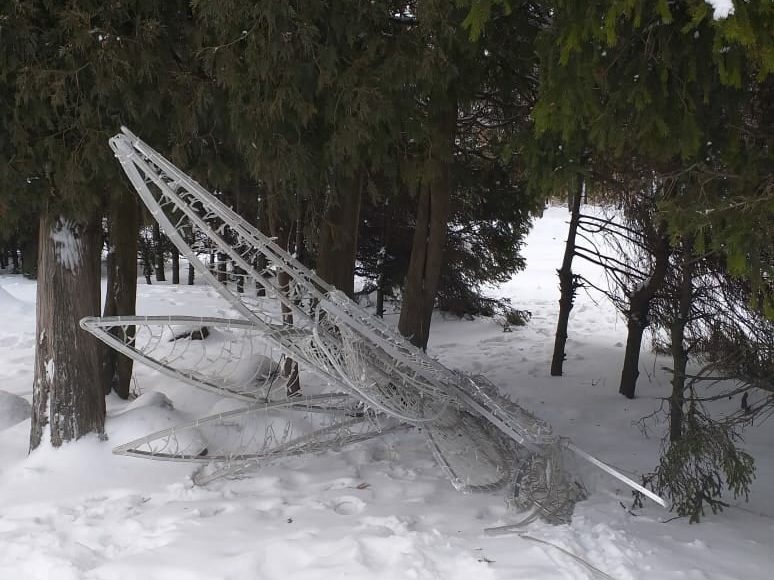 В центре Смоленска вандалы разбомбили арт-объект