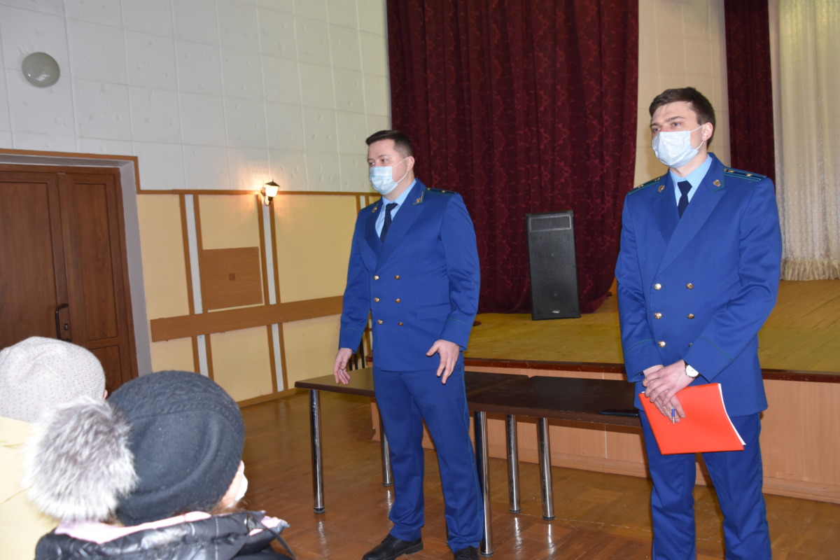 На заводе в Смоленской области частично выплатили заплату после вмешательства прокуратуры