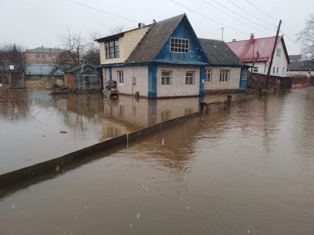 В Гагаринском районе вышедшая из берегов река Гжать затопила 13 населенных пунктов