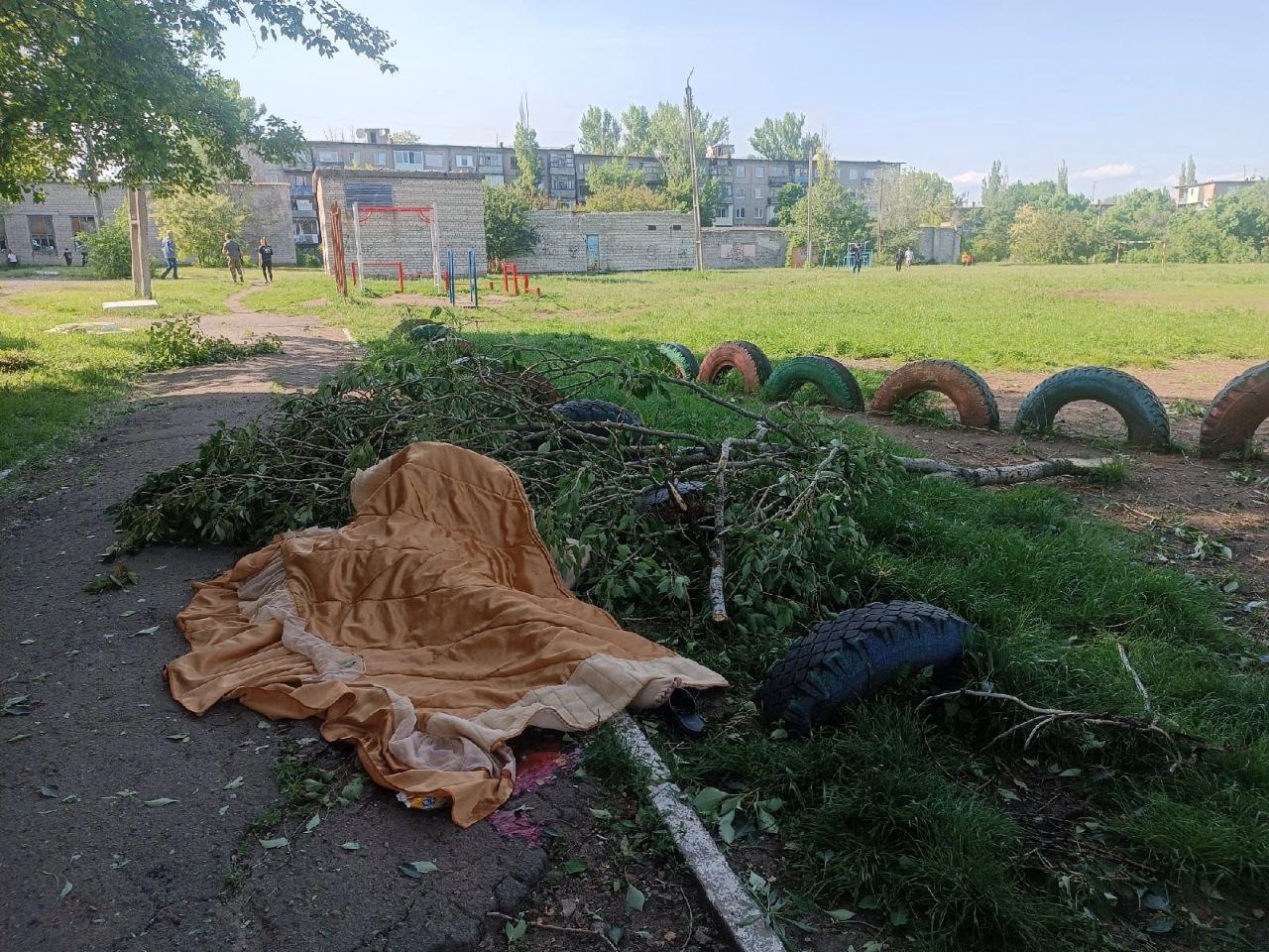 Украинские каратели убили подростка и беременную женщину