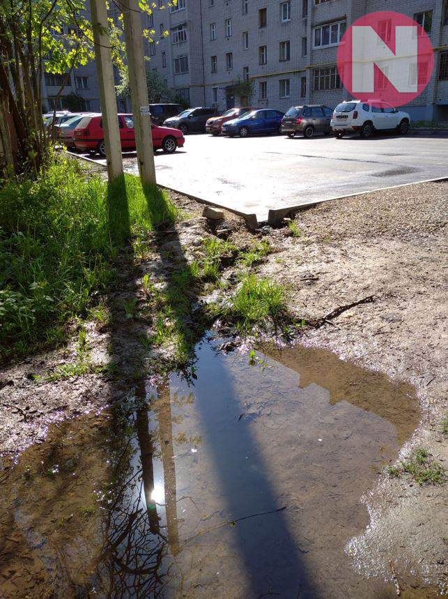 В Смоленске на улице Воробьева после ремонта образовалось болото