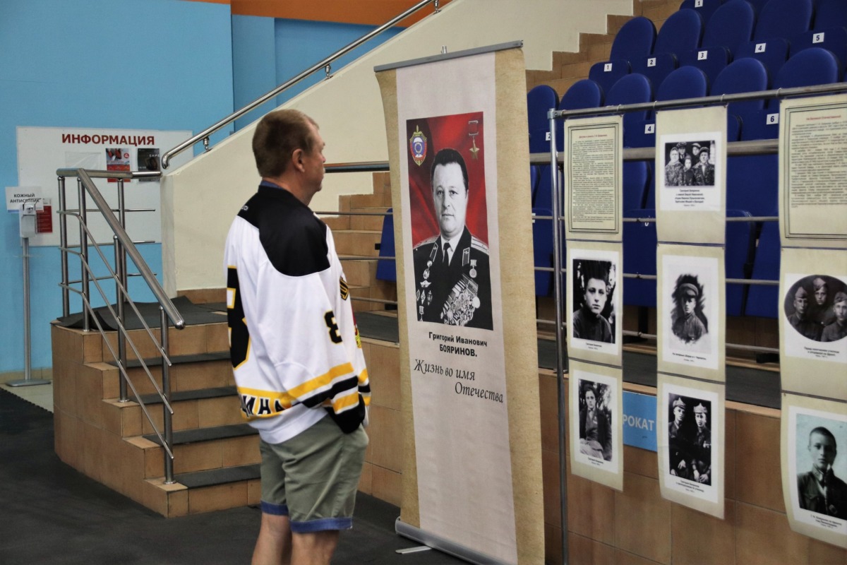 В Смоленске прошел хоккейный турнир памяти героя Советского Союза
