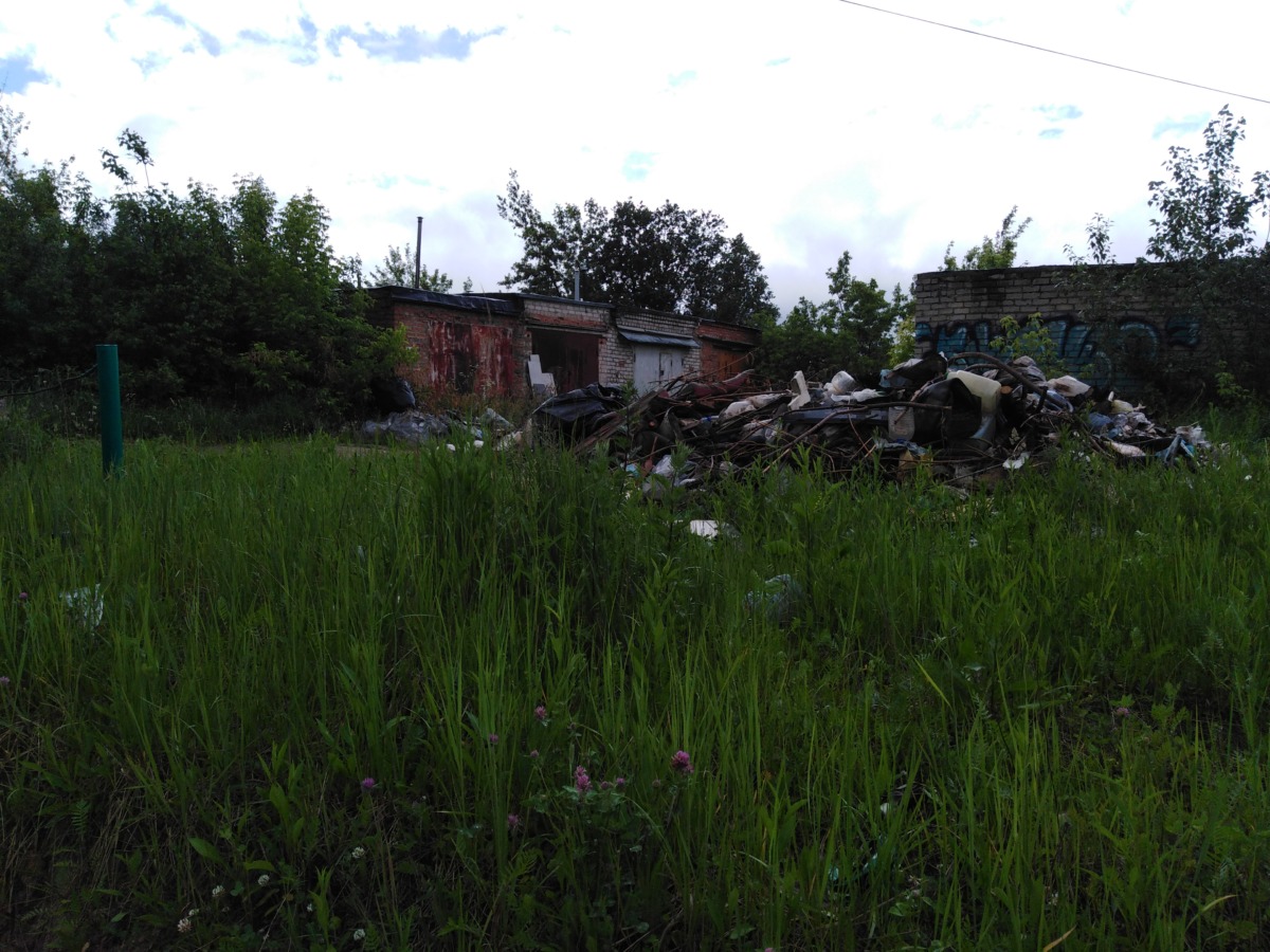 В Смоленске обнаружили ещё одну свалку мусора