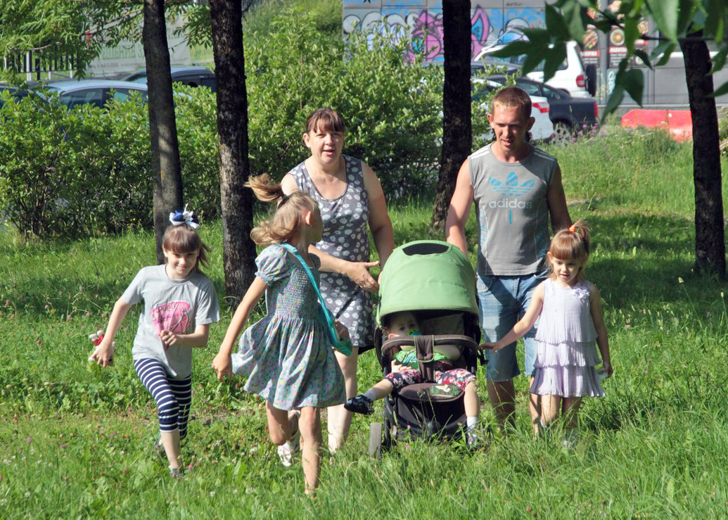 Как отметили День семьи, любви и верности в Смоленске