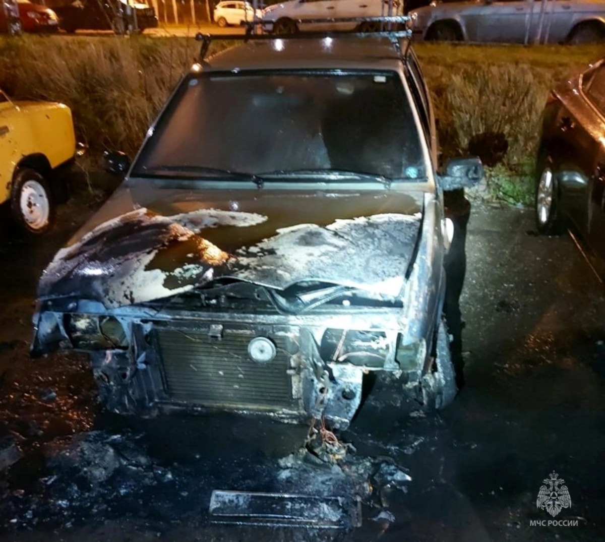 Воскресной ночью в Смоленске полыхали машины